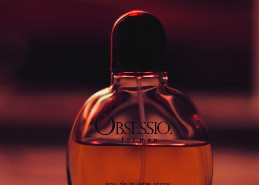 Illustration of Choosing the Right Cologne Concentration for Long Lasting Scent