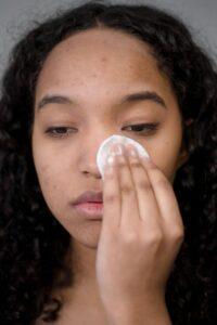 Illustration of How Skincare Routines Differ for Various Skin Types
