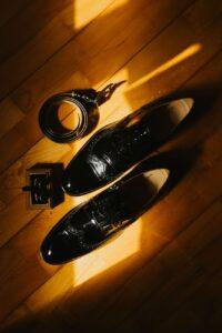 Illustration of How to Match Belts and Shoes for a Cohesive Look