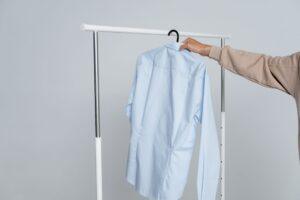 Illustration of The Difference Between Slim Fit and Regular Fit Clothing