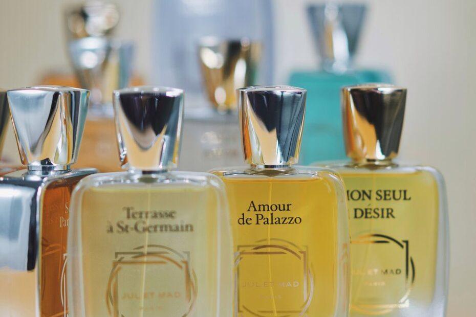 Illustration of The Role of Fragrance Layering in Building a Signature Scent