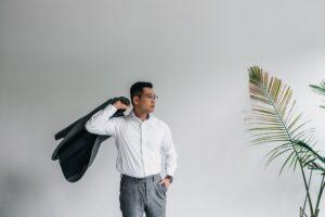 Illustration of What Makes a Blazer Fit Properly Across the Shoulders